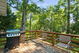 15 Geneva Ln in Fontana-on-Geneva Lake, WI - Building Photo - Building Photo