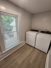 14 Oak St, Unit 3 in Derry, NH - Building Photo - Building Photo