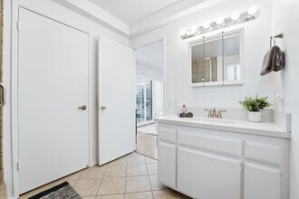 2367 S Gene Autry Trail in Palm Springs, CA - Building Photo - Building Photo