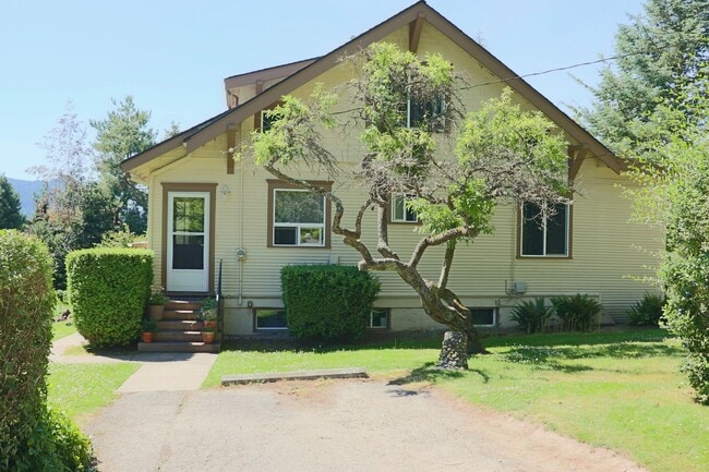 property at 1003 Highland Dr