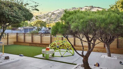 815 Appleberry Dr in San Rafael, CA - Building Photo - Building Photo