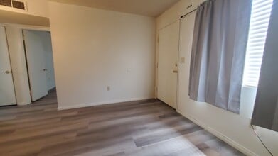 309 W Barioni Blvd, Unit C in Imperial, CA - Building Photo - Building Photo