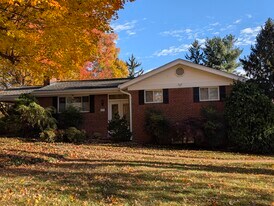 14519 Dowling Dr, Unit 1 in Burtonsville, MD - Building Photo