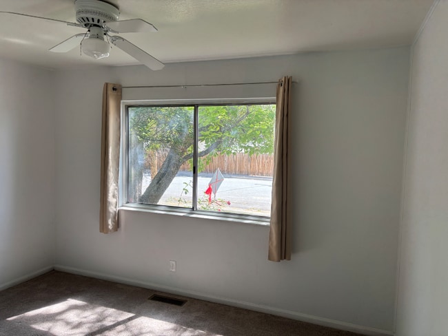 660 Ruth St in Carson City, NV - Building Photo - Building Photo