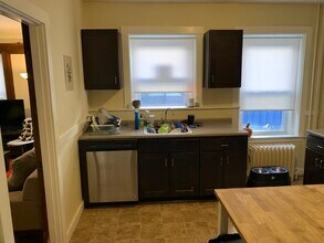 216C South St, Unit 3 in Boston, MA - Building Photo - Building Photo