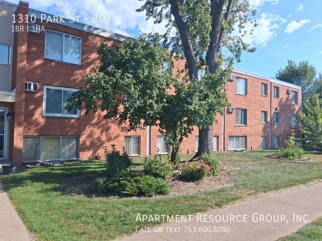 1310 N Park St in St. Paul, MN - Foto de edificio - Building Photo