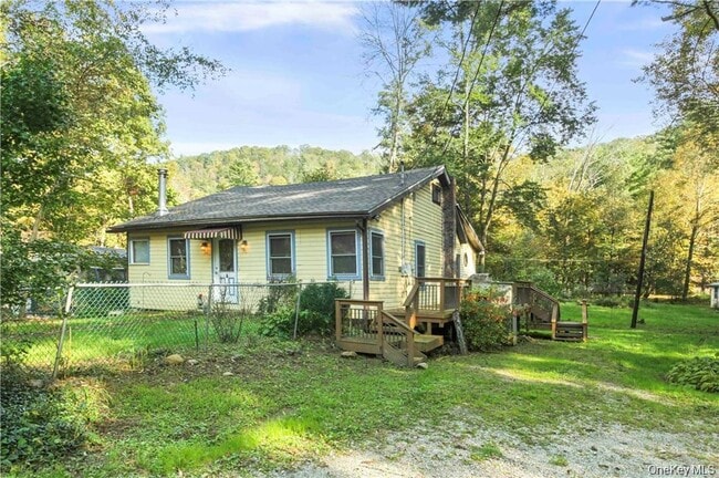 4 1st St in Cuddebackville, NY - Building Photo - Building Photo