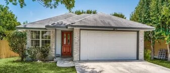 2066 Bentwood Dr in New Braunfels, TX - Building Photo