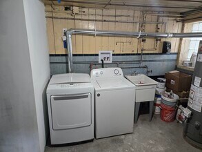 4317 N Spaulding Ave, Unit Apt 2 in Chicago, IL - Foto de edificio - Building Photo