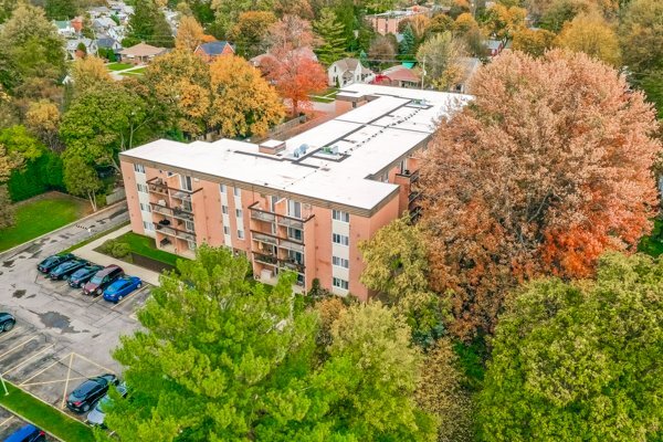 Tierra Vista Manor in Chatham, ON - Building Photo