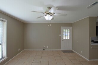 2725 Amy Ln in Tyler, TX - Building Photo - Building Photo