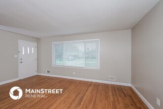 3231 Rosewedge Way in Louisville, KY - Foto de edificio - Building Photo