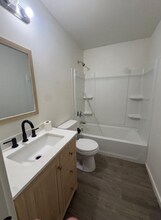 809 W 8th St in Warden, WA - Building Photo - Building Photo