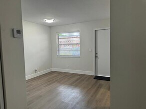 4730 NW 10th Ct in Plantation, FL - Foto de edificio - Building Photo