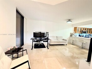 15405 N Miami Lakeway in Miami Lakes, FL - Building Photo - Building Photo