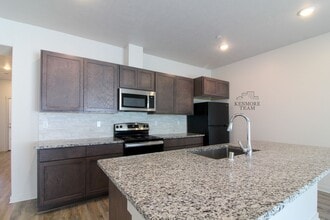 525 S Quillan Ct in Kennewick, WA - Building Photo - Building Photo