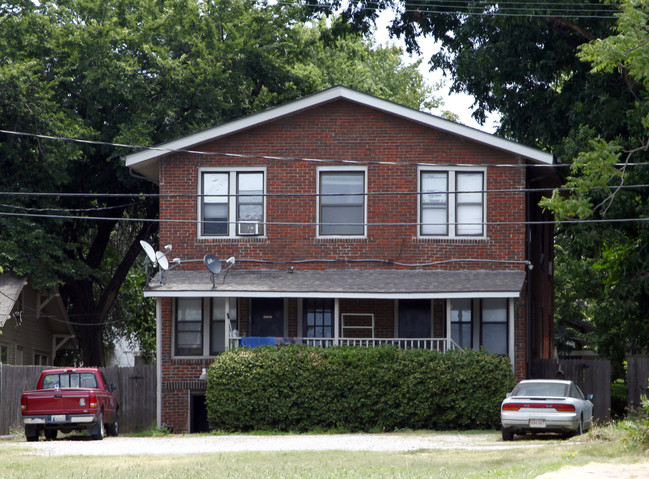 1230 S Quaker Ave in Tulsa, OK - Foto de edificio - Building Photo