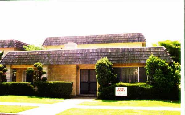 3832 Howard Ave in Los Alamitos, CA - Building Photo - Building Photo