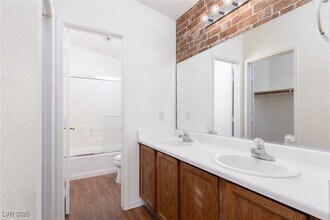 6345 Rusticated Stone Ave in Henderson, NV - Building Photo - Building Photo