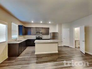 837 Mallorie Ln in Ferris, TX - Building Photo - Building Photo