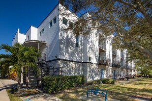 MacDill Landings in Tampa, FL - Building Photo