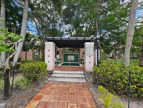 12118 St.Andrews Pl in Miramar, FL - Building Photo - Building Photo
