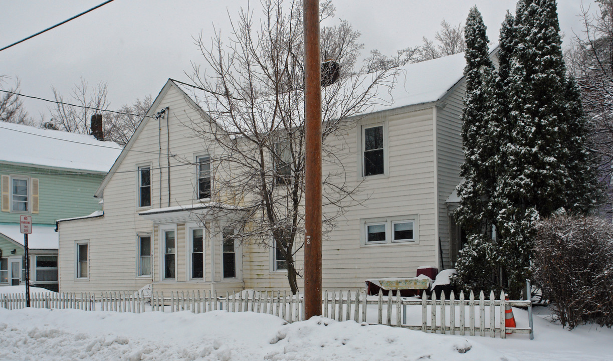 21 Center St in Glens Falls, NY - Building Photo