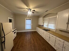 218 Holmes St, Unit 218 B in Frankfort, KY - Building Photo - Building Photo