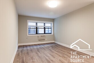 454 W Barry Ave, Unit 407 in Chicago, IL - Building Photo - Building Photo