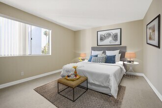 115 Doheny Apartments in West Hollywood, CA - Building Photo - Building Photo