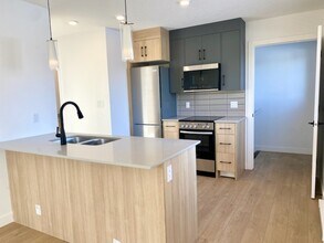 9809-9153 153 St NW in Edmonton, AB - Building Photo - Building Photo