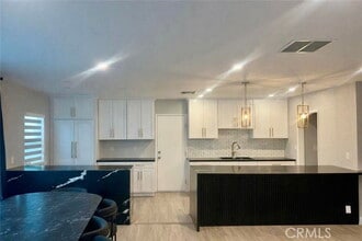 22020 Viscanio Rd in Los Angeles, CA - Building Photo - Building Photo