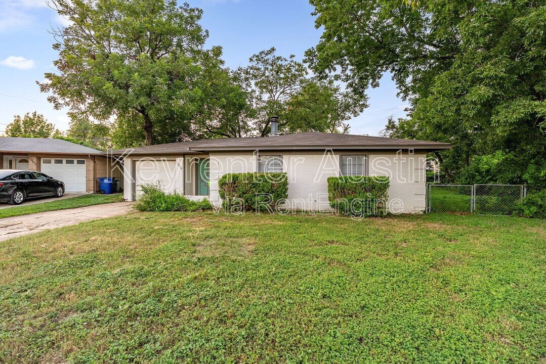 7004 Bryn Mawr Cove in Austin, TX - Building Photo