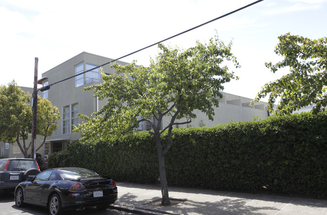 5807-5809 Doyle St in Emeryville, CA - Building Photo - Building Photo