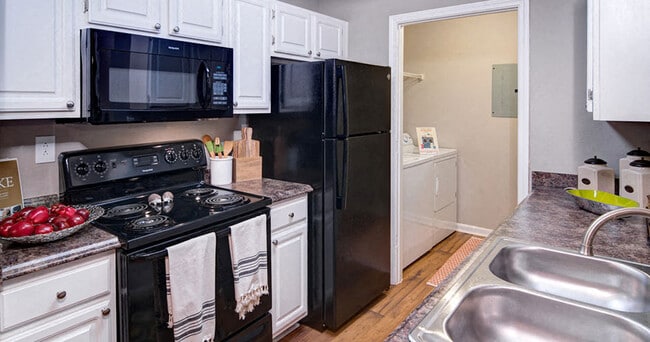 Huntington Chase Apartments in Warner Robins, GA - Building Photo - Building Photo