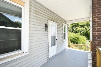 1103 Crosby St, Unit 2 in Braddock, PA - Building Photo - Building Photo