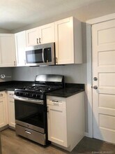 718 W 7th St-Unit -1 in Riviera Beach, FL - Foto de edificio - Building Photo