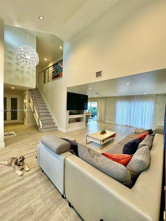 8224 SW 163rd Ct in Miami, FL - Foto de edificio