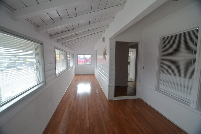 124 Paloma Ave, Unit 124 in Los Angeles, CA - Building Photo - Building Photo