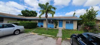 826 SW 5th Ct in Hallandale Beach, FL - Building Photo