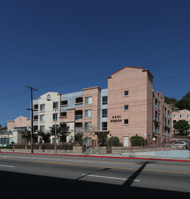 Mission Village in Los Angeles, CA - Building Photo - Building Photo