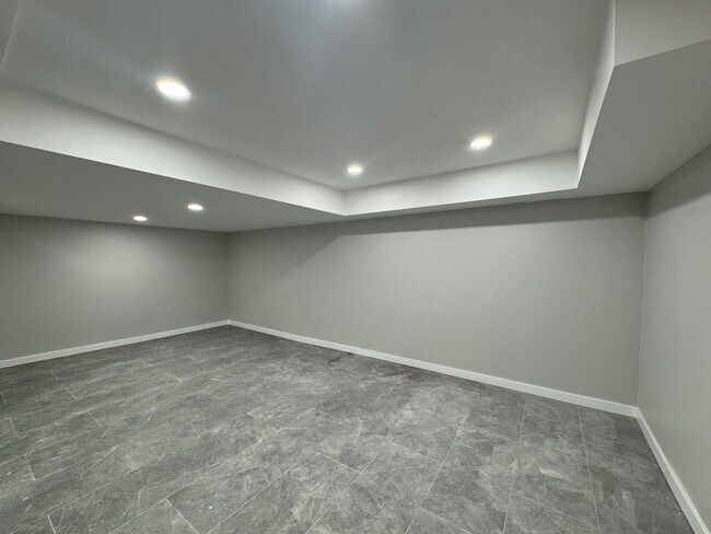 41 Ashford St, Unit 3