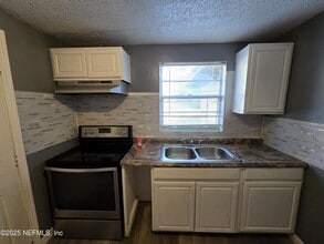 9142 4th Ave in Jacksonville, FL - Building Photo - Building Photo