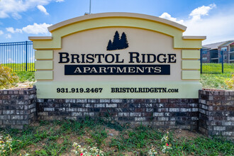 Bristol Ridge in Clarksville, TN - Foto de edificio - Building Photo