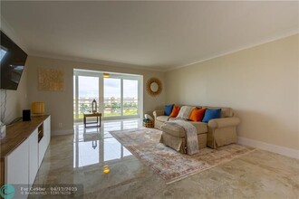 111 SE 3rd Ave in Dania Beach, FL - Building Photo - Building Photo