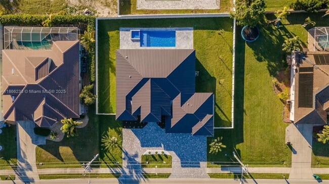 property at 4016 Chiquita Blvd S