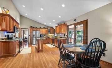 294 Berwick Dr in Aurora, IL - Building Photo - Building Photo