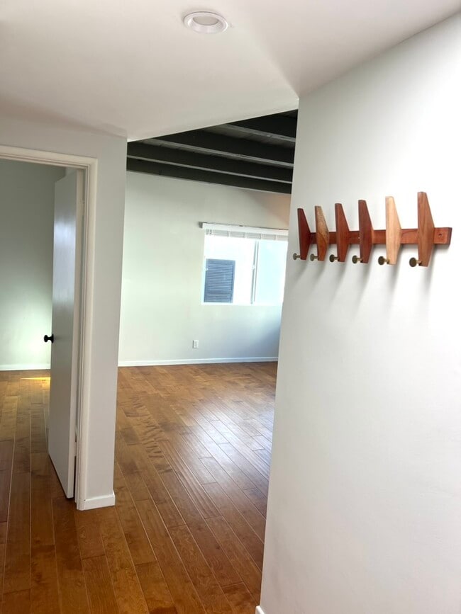 213 16th Pl in Manhattan Beach, CA - Foto de edificio - Building Photo