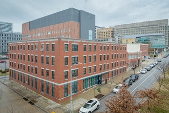 Broadway Court Apartments in Baltimore, MD - Building Photo - Primary Photo