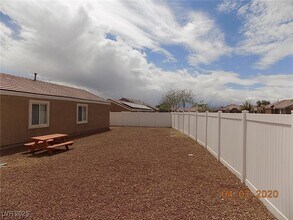 1049 Chestnut Bay Ave in North Las Vegas, NV - Building Photo - Building Photo